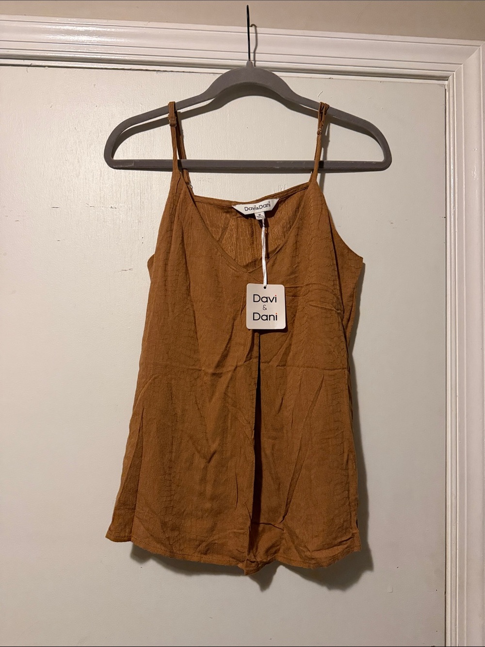 DAVI & DANI Rust-Tan Adjustable Strap V-Neck Camisole